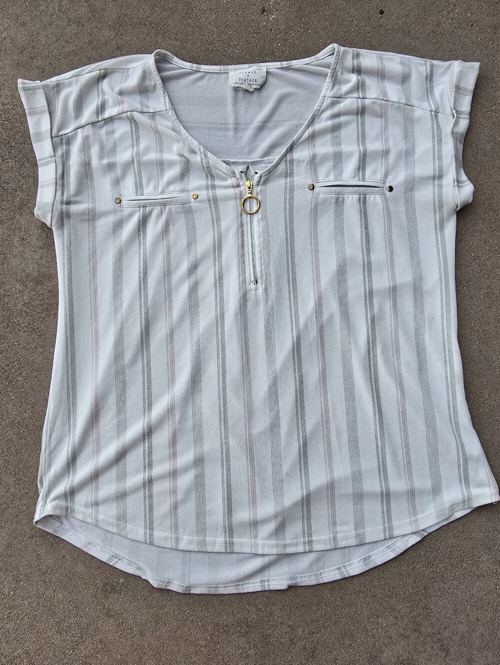 Flower And Feather Stripe Zip-Front Short Sleeve Top in Light Mint And Pink